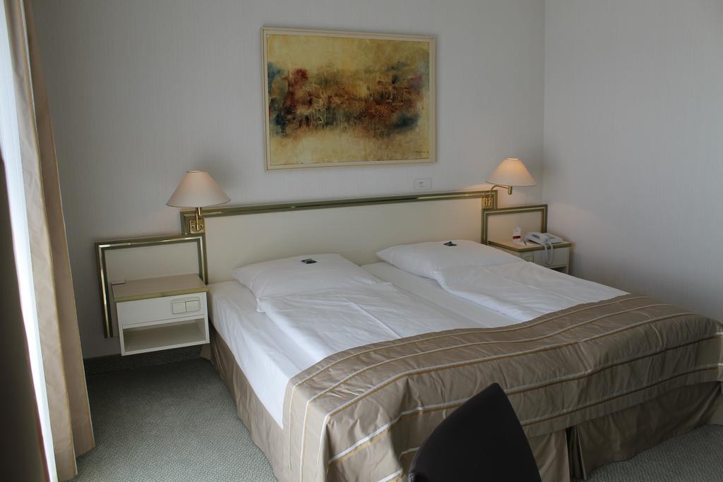 Panoramahotel Waldenburg Waldenburg  Rum bild